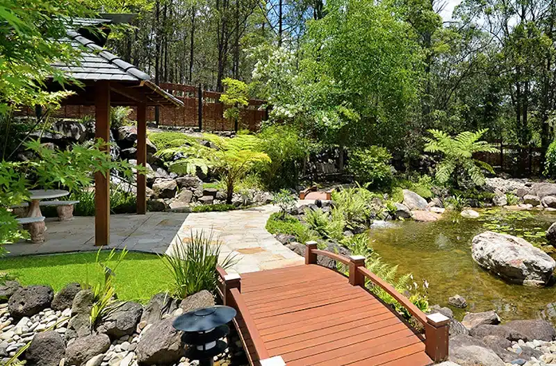 Comment aménager son jardin pour créer une atmosphère zen et relaxante