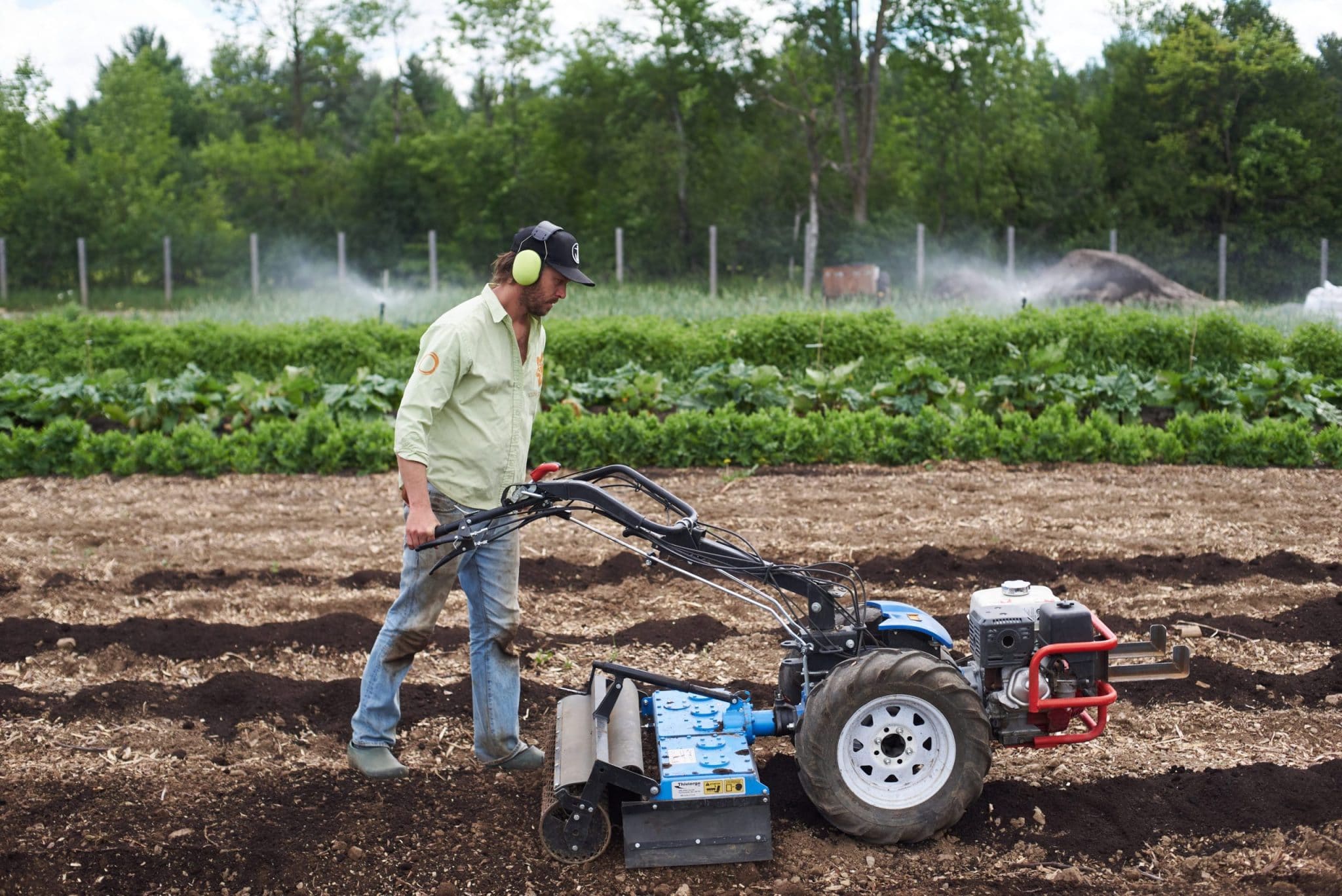 Pourquoi utiliser un motoculteur ? L’Herbe sous le Pied